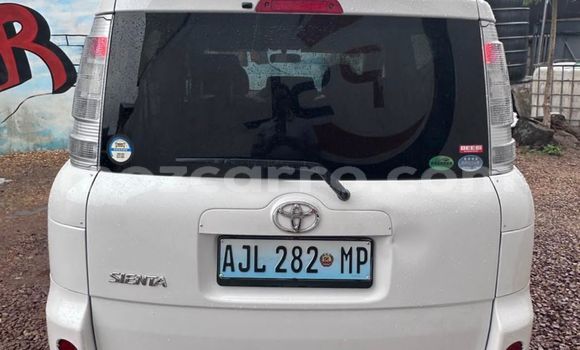 Buy Used Toyota Sienta White Car in Maputo in Maputo Buy Used Toyota Sienta White Car in Maputo in Maputo
