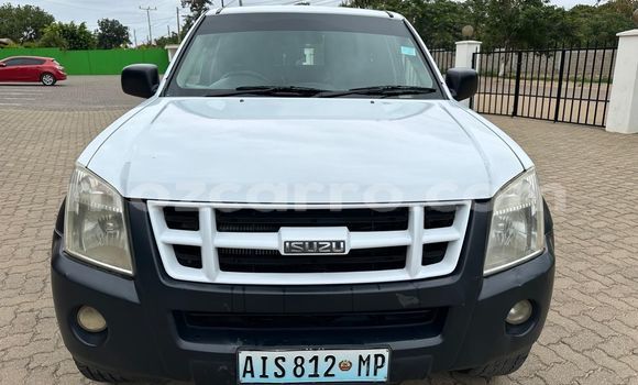 Comprar Usado Isuzu KB Branco Carro em Maputo em Maputo Comprar Usado Isuzu KB Branco Carro em Maputo em Maputo