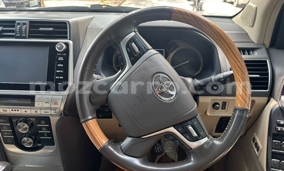 Nunua Ilio tumika Toyota Land Cruiser Prado Nyeupe Gari ndani ya Maputo nchini Maputo Nunua Ilio tumika Toyota Land Cruiser Prado Nyeupe Gari ndani ya Maputo nchini Maputo