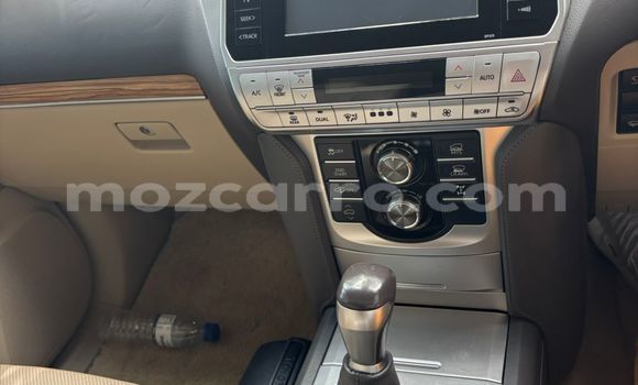 Nunua Ilio tumika Toyota Land Cruiser Prado Nyeupe Gari ndani ya Maputo nchini Maputo Nunua Ilio tumika Toyota Land Cruiser Prado Nyeupe Gari ndani ya Maputo nchini Maputo