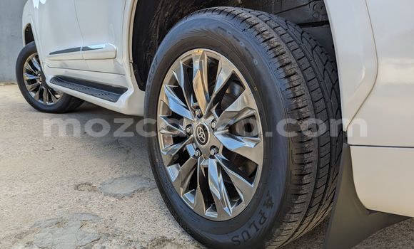 Nunua Ilio tumika Toyota Land Cruiser Prado Nyeupe Gari ndani ya Maputo nchini Maputo Nunua Ilio tumika Toyota Land Cruiser Prado Nyeupe Gari ndani ya Maputo nchini Maputo