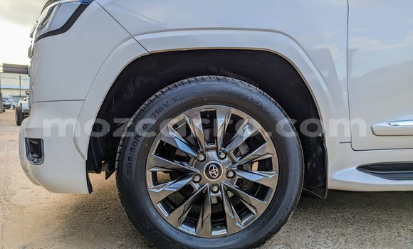Nunua Ilio tumika Toyota Land Cruiser Prado Nyeupe Gari ndani ya Maputo nchini Maputo Nunua Ilio tumika Toyota Land Cruiser Prado Nyeupe Gari ndani ya Maputo nchini Maputo