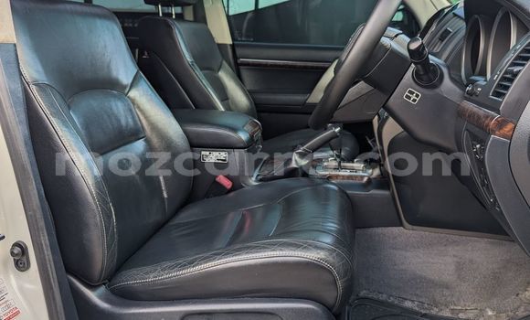 Nunua Ilio tumika Toyota Land Cruiser Prado Nyeupe Gari ndani ya Maputo nchini Maputo Nunua Ilio tumika Toyota Land Cruiser Prado Nyeupe Gari ndani ya Maputo nchini Maputo
