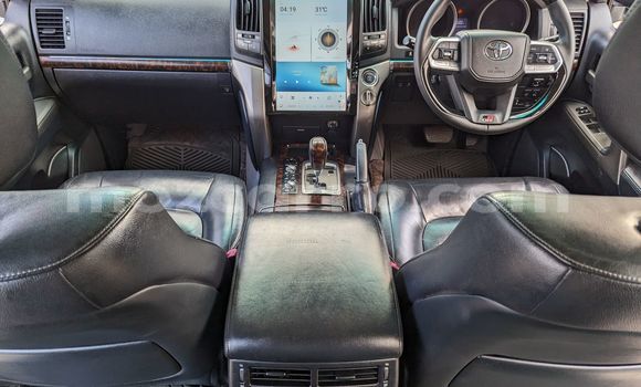 Nunua Ilio tumika Toyota Land Cruiser Prado Nyeupe Gari ndani ya Maputo nchini Maputo Nunua Ilio tumika Toyota Land Cruiser Prado Nyeupe Gari ndani ya Maputo nchini Maputo