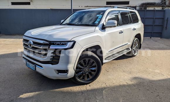 Nunua Ilio tumika Toyota Land Cruiser Prado Nyeupe Gari ndani ya Maputo nchini Maputo Nunua Ilio tumika Toyota Land Cruiser Prado Nyeupe Gari ndani ya Maputo nchini Maputo