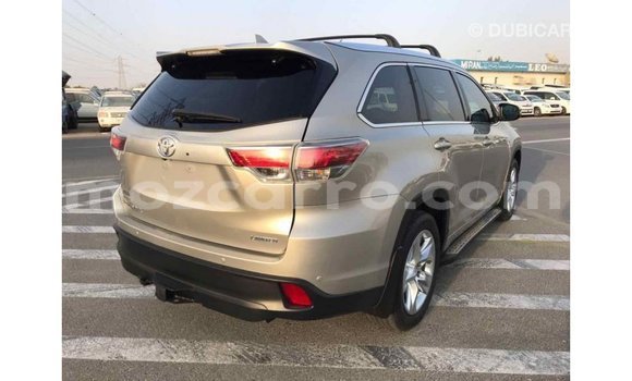 Comprar Importar Toyota Highlander Bege Carro em Import - Dubai em Cabo Delgado Comprar Importar Toyota Highlander Bege Carro em Import - Dubai em Cabo Delgado