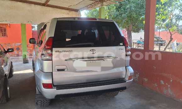 Tenga Tsaru Toyota Land Cruiser Prado Zvimwe Mota in Maputo in Maputo Tenga Tsaru Toyota Land Cruiser Prado Zvimwe Mota in Maputo in Maputo