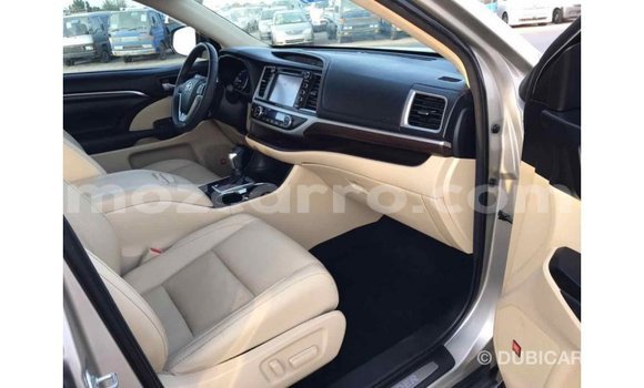 Comprar Importar Toyota Highlander Bege Carro em Import - Dubai em Cabo Delgado Comprar Importar Toyota Highlander Bege Carro em Import - Dubai em Cabo Delgado