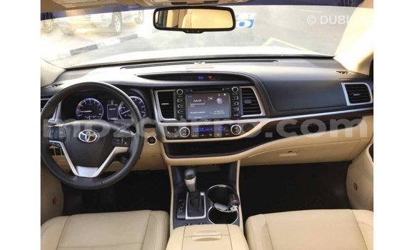 Comprar Importar Toyota Highlander Bege Carro em Import - Dubai em Cabo Delgado Comprar Importar Toyota Highlander Bege Carro em Import - Dubai em Cabo Delgado