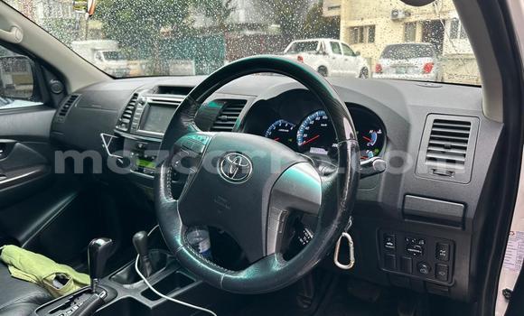 Comprar Novo Toyota Fortuner Branco Carro em Maputo em Maputo Comprar Novo Toyota Fortuner Branco Carro em Maputo em Maputo