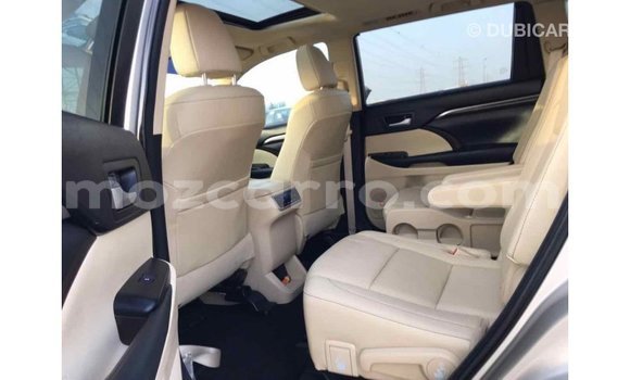 Comprar Importar Toyota Highlander Bege Carro em Import - Dubai em Cabo Delgado Comprar Importar Toyota Highlander Bege Carro em Import - Dubai em Cabo Delgado