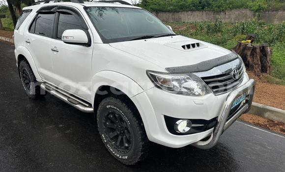 Comprar Novo Toyota Fortuner Branco Carro em Maputo em Maputo Comprar Novo Toyota Fortuner Branco Carro em Maputo em Maputo