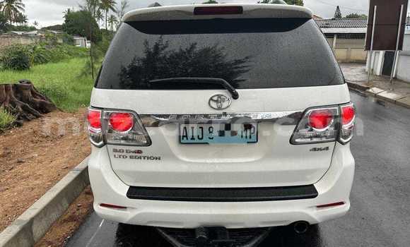 Comprar Novo Toyota Fortuner Branco Carro em Maputo em Maputo Comprar Novo Toyota Fortuner Branco Carro em Maputo em Maputo