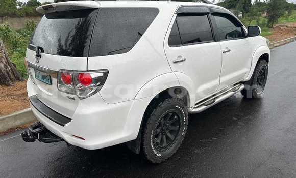 Comprar Novo Toyota Fortuner Branco Carro em Maputo em Maputo Comprar Novo Toyota Fortuner Branco Carro em Maputo em Maputo