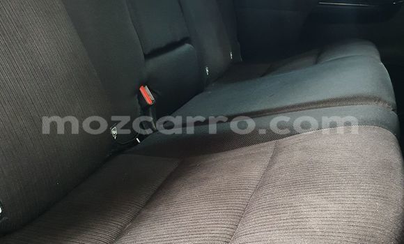 Nunua Ilio tumika Toyota Hilux Nyeupe Gari ndani ya Maputo nchini Maputo Nunua Ilio tumika Toyota Hilux Nyeupe Gari ndani ya Maputo nchini Maputo
