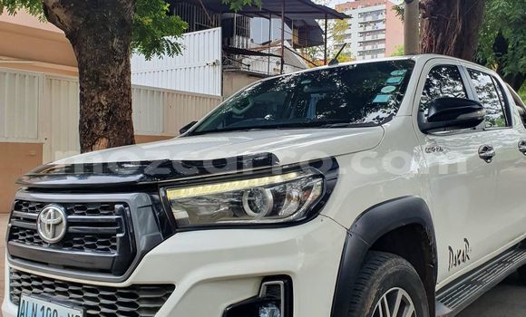 Nunua Ilio tumika Toyota Hilux Nyeupe Gari ndani ya Maputo nchini Maputo Nunua Ilio tumika Toyota Hilux Nyeupe Gari ndani ya Maputo nchini Maputo