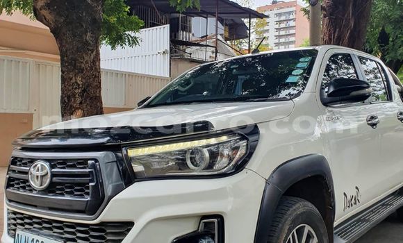 Nunua Ilio tumika Toyota Hilux Nyeupe Gari ndani ya Maputo nchini Maputo Nunua Ilio tumika Toyota Hilux Nyeupe Gari ndani ya Maputo nchini Maputo