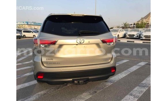 Comprar Importar Toyota Highlander Bege Carro em Import - Dubai em Cabo Delgado Comprar Importar Toyota Highlander Bege Carro em Import - Dubai em Cabo Delgado
