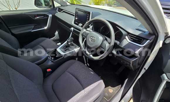 Nunua Mpya Toyota RAV4 Nyeupe Gari ndani ya Maputo nchini Maputo Nunua Mpya Toyota RAV4 Nyeupe Gari ndani ya Maputo nchini Maputo