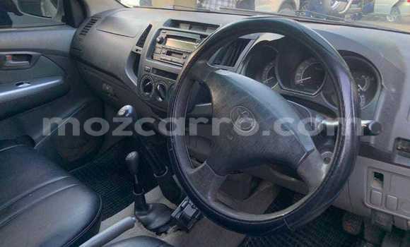 Nunua Ilio tumika Toyota Hilux Nyeupe Gari ndani ya Maputo nchini Maputo Nunua Ilio tumika Toyota Hilux Nyeupe Gari ndani ya Maputo nchini Maputo