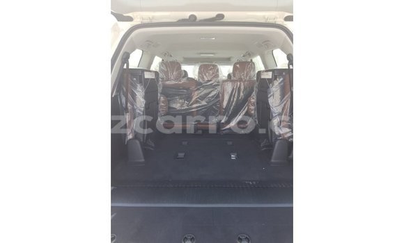 Tenga Imported Toyota Land Cruiser Bhurawuni Mota in Import - Dubai in Cabo Delgado Tenga Imported Toyota Land Cruiser Bhurawuni Mota in Import - Dubai in Cabo Delgado