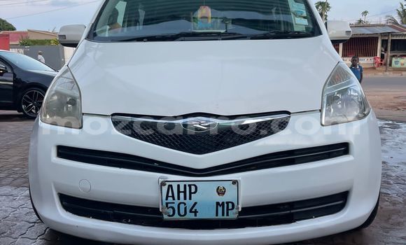 Buy Used Toyota Ractis White Car in Maputo in Maputo