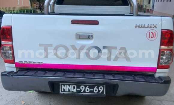 Comprar Usado Toyota Hilux Branco Carro em Maputo em Maputo Comprar Usado Toyota Hilux Branco Carro em Maputo em Maputo