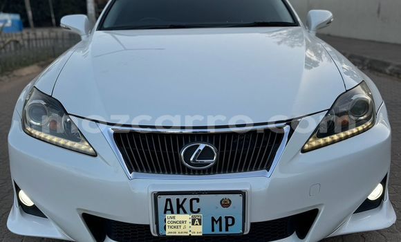 Comprar Novo Lexus IS Branco Carro em Maputo em Maputo