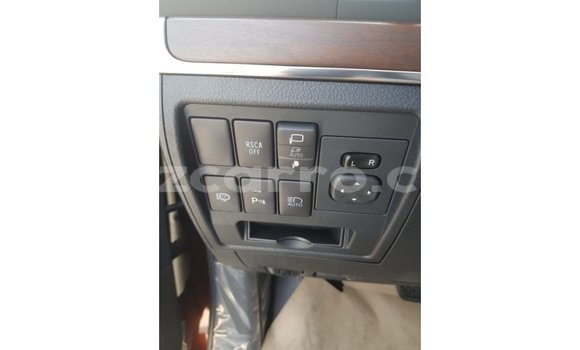 Tenga Imported Toyota Land Cruiser Bhurawuni Mota in Import - Dubai in Cabo Delgado Tenga Imported Toyota Land Cruiser Bhurawuni Mota in Import - Dubai in Cabo Delgado