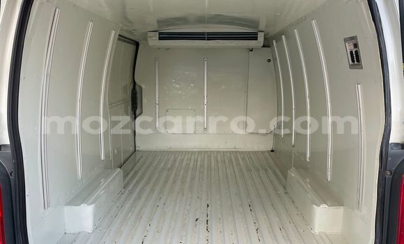 Buy Used Toyota Hiace White Car in Maputo in Maputo Buy Used Toyota Hiace White Car in Maputo in Maputo