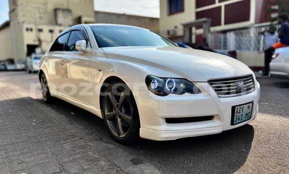 Comprar Usado Toyota Mark X Branco Carro em Maputo em Maputo