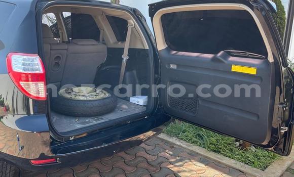 Nunua Ilio tumika Toyota Vanguard Nyeusi Gari ndani ya Maputo nchini Maputo Nunua Ilio tumika Toyota Vanguard Nyeusi Gari ndani ya Maputo nchini Maputo