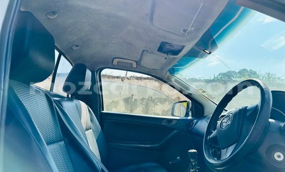 Nunua Ilio tumika Mazda BT-50 Nyeupe Gari ndani ya Maputo nchini Maputo Nunua Ilio tumika Mazda BT-50 Nyeupe Gari ndani ya Maputo nchini Maputo
