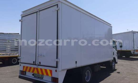 Comprar Usado Isuzu FTR 850 Branco Caminhão em Maputo em Maputo Comprar Usado Isuzu FTR 850 Branco Caminhão em Maputo em Maputo