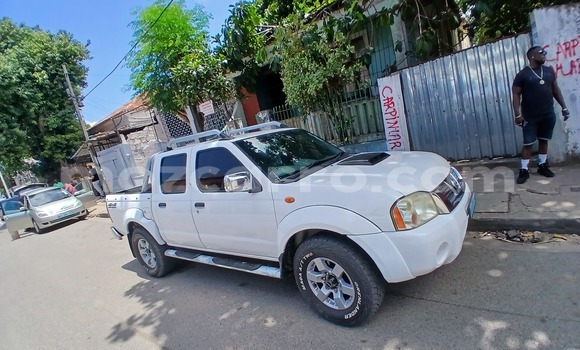 Comprar Usado Nissan Hardbody Branco Carro em Maputo em Maputo Comprar Usado Nissan Hardbody Branco Carro em Maputo em Maputo