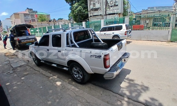 Comprar Usado Nissan Hardbody Branco Carro em Maputo em Maputo Comprar Usado Nissan Hardbody Branco Carro em Maputo em Maputo