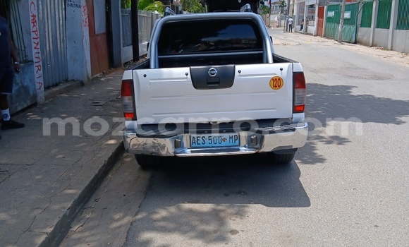 Comprar Usado Nissan Hardbody Branco Carro em Maputo em Maputo Comprar Usado Nissan Hardbody Branco Carro em Maputo em Maputo