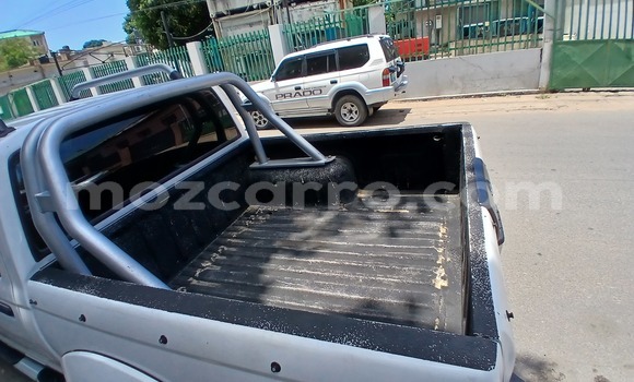 Comprar Usado Nissan Hardbody Branco Carro em Maputo em Maputo Comprar Usado Nissan Hardbody Branco Carro em Maputo em Maputo