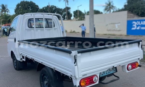 Nunua Ilio tumika Hyundai H1 Nyeupe Gari ndani ya Maputo nchini Maputo Nunua Ilio tumika Hyundai H1 Nyeupe Gari ndani ya Maputo nchini Maputo