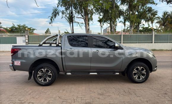 Comprar Usado Mazda BT-50 Castanho Carro em Maputo em Maputo Comprar Usado Mazda BT-50 Castanho Carro em Maputo em Maputo
