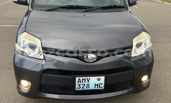 Nunua Ilio tumika Toyota Sienta Brown Gari ndani ya Maputo nchini Maputo