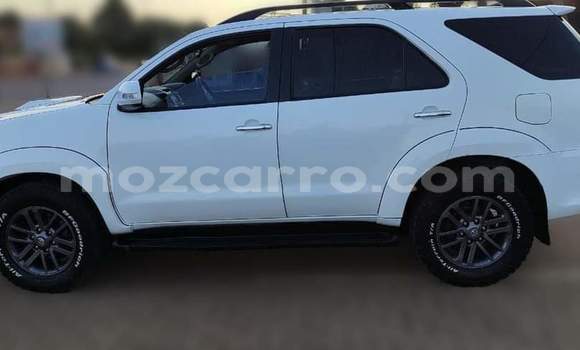 Comprar Novo Toyota Fortuner Branco Carro em Maputo em Maputo Comprar Novo Toyota Fortuner Branco Carro em Maputo em Maputo