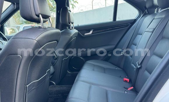 Tenga Itsva Mercedes-Benz C-Classe Chena Mota in Maputo in Maputo Tenga Itsva Mercedes-Benz C-Classe Chena Mota in Maputo in Maputo