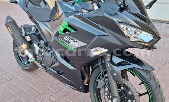 Comprar Usado Kawasaki Ninja Preto Moto em Maputo em Maputo