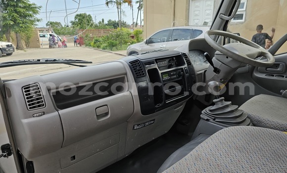 Buy New Toyota HiAce White Truck in Maputo in Maputo Buy New Toyota HiAce White Truck in Maputo in Maputo