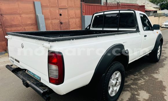 Nunua Ilio tumika Nissan Hardbody Nyeupe Gari ndani ya Maputo nchini Maputo Nunua Ilio tumika Nissan Hardbody Nyeupe Gari ndani ya Maputo nchini Maputo