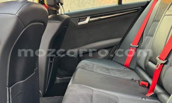 Nunua Mpya Mercedes-Benz C250 coupe Nyeusi Gari ndani ya Maputo nchini Maputo Nunua Mpya Mercedes-Benz C250 coupe Nyeusi Gari ndani ya Maputo nchini Maputo