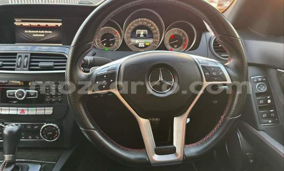 Nunua Mpya Mercedes-Benz C250 coupe Nyeusi Gari ndani ya Maputo nchini Maputo Nunua Mpya Mercedes-Benz C250 coupe Nyeusi Gari ndani ya Maputo nchini Maputo