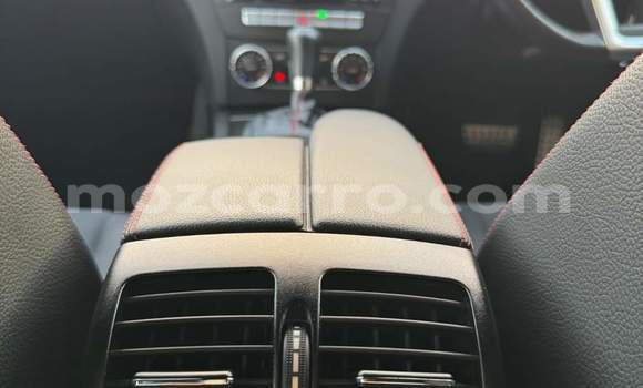 Nunua Mpya Mercedes-Benz C250 coupe Nyeusi Gari ndani ya Maputo nchini Maputo Nunua Mpya Mercedes-Benz C250 coupe Nyeusi Gari ndani ya Maputo nchini Maputo