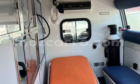 Buy Used Toyota Land Cruiser White Car in Maputo in Maputo Buy Used Toyota Land Cruiser White Car in Maputo in Maputo